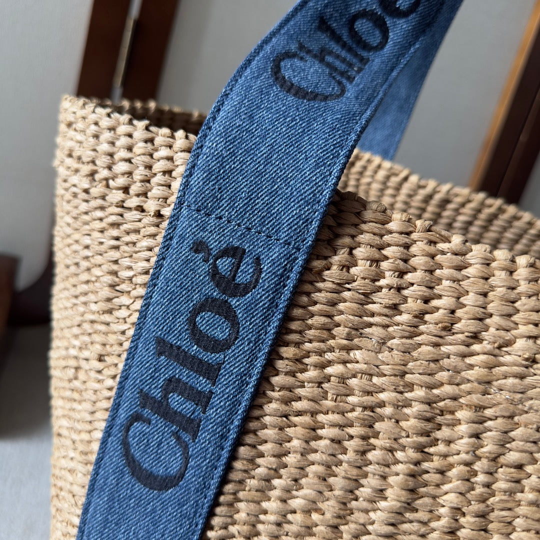 CHLOE LAGRE WOODY TOTE BAG 48 IN NATURAL FIBERS BLUE DENIM BLACK CALFSKIN