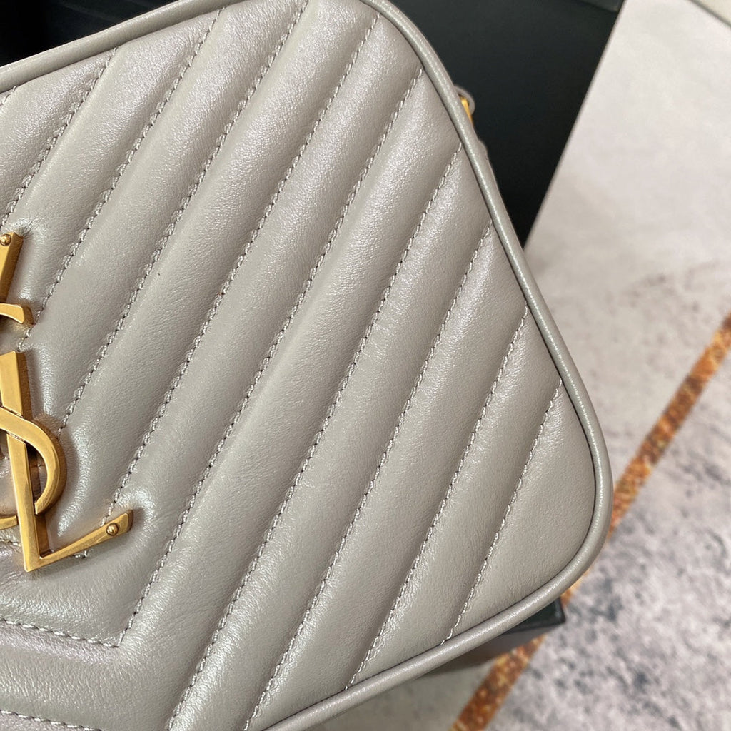 SAINT LAURENT LOU CAMERA BAG 23 IN LIGHT GRAY CALFSKIN GOLD LOGO