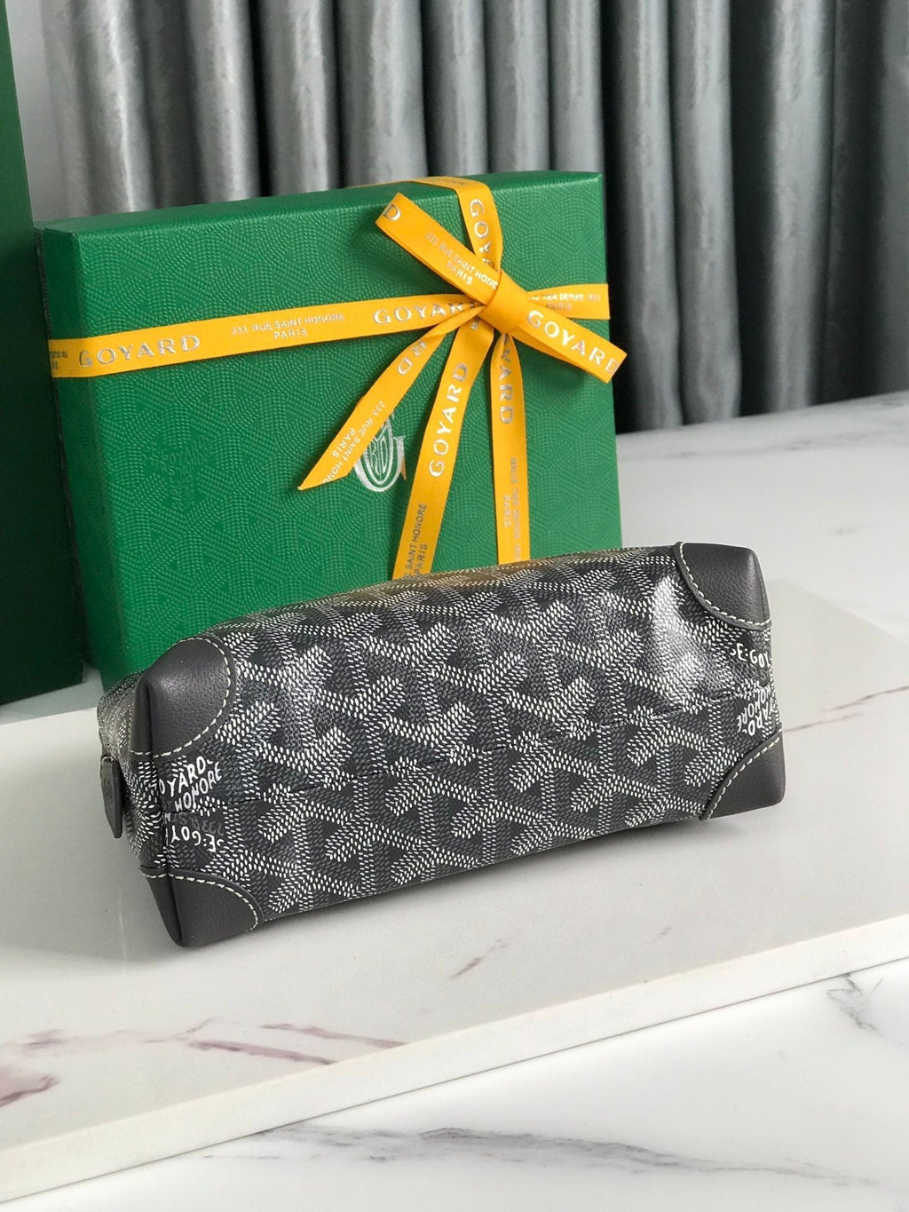 GOYARD VENDÔME COSMETIC POUCH 17 IN GREY BLACK GOYARDINE CANVAS AND CALFSKIN TRIM