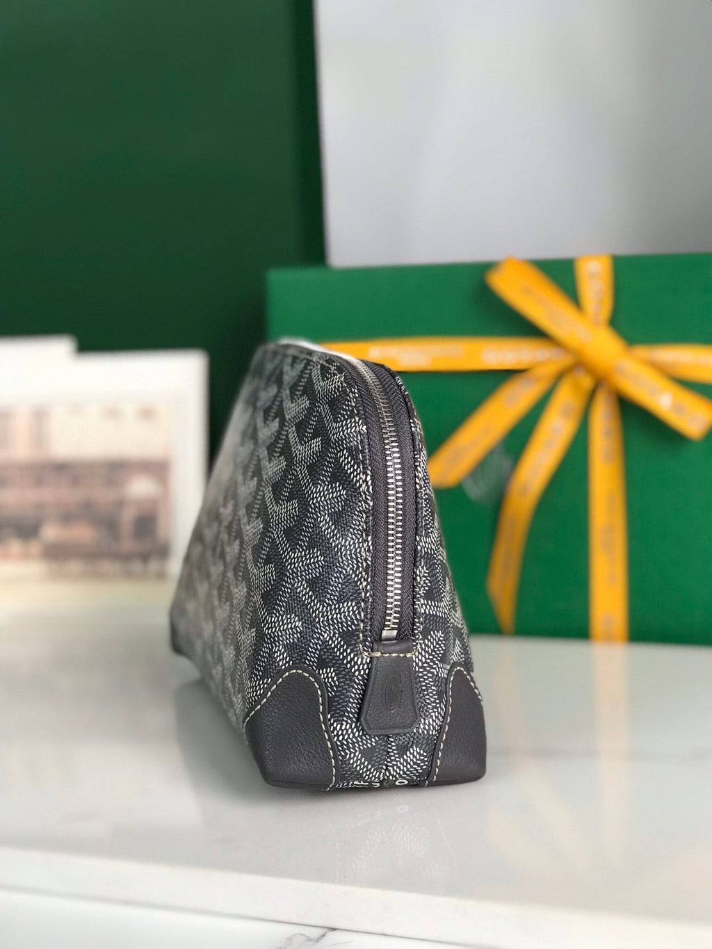 GOYARD VENDÔME COSMETIC POUCH 17 IN GREY BLACK GOYARDINE CANVAS AND CALFSKIN TRIM