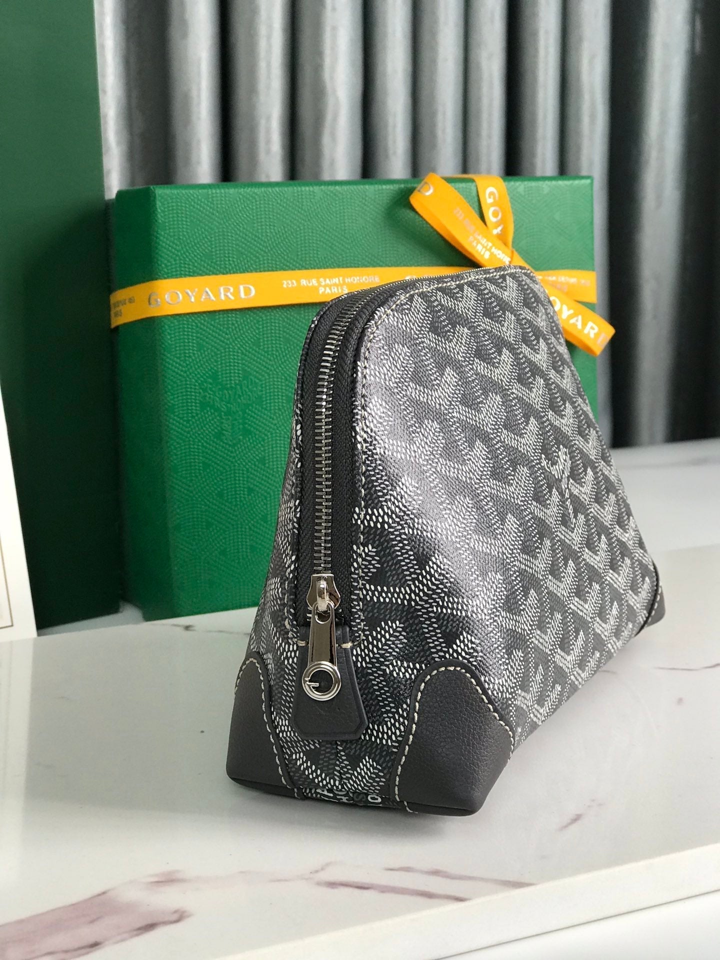 GOYARD VENDÔME COSMETIC POUCH 17 IN GREY BLACK GOYARDINE CANVAS AND CALFSKIN TRIM