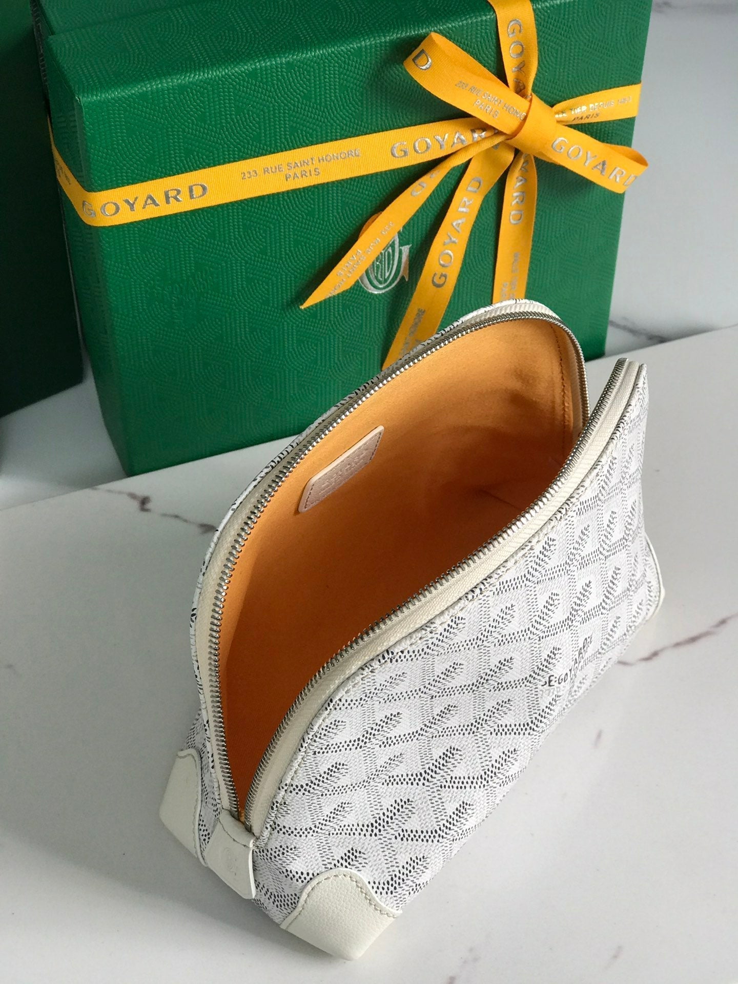 GOYARD VENDÔME COSMETIC POUCH 17 IN WHITE GOYARDINE CANVAS AND CALFSKIN TRIM