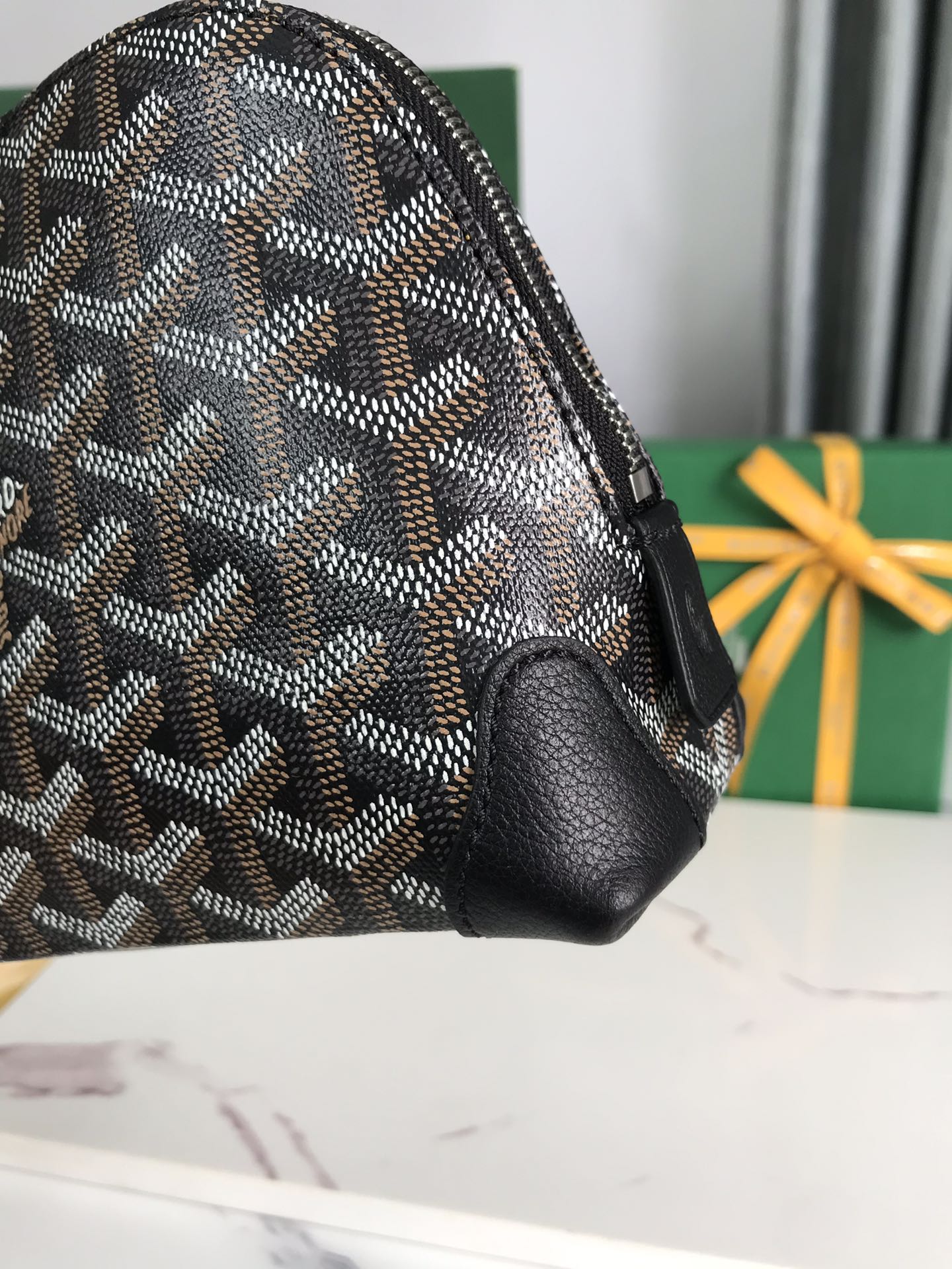 GOYARD VENDÔME COSMETIC POUCH 17 IN BLACK GOYARDINE CANVAS AND CALFSKIN TRIM