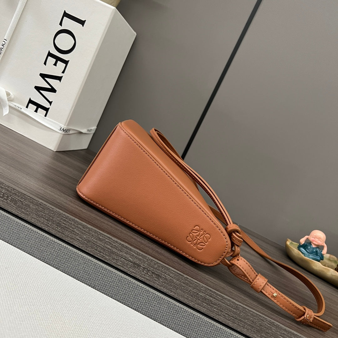 LOEWE LOE LUNA HOBO 28 BAG IN WARM DESERT CALFSKIN