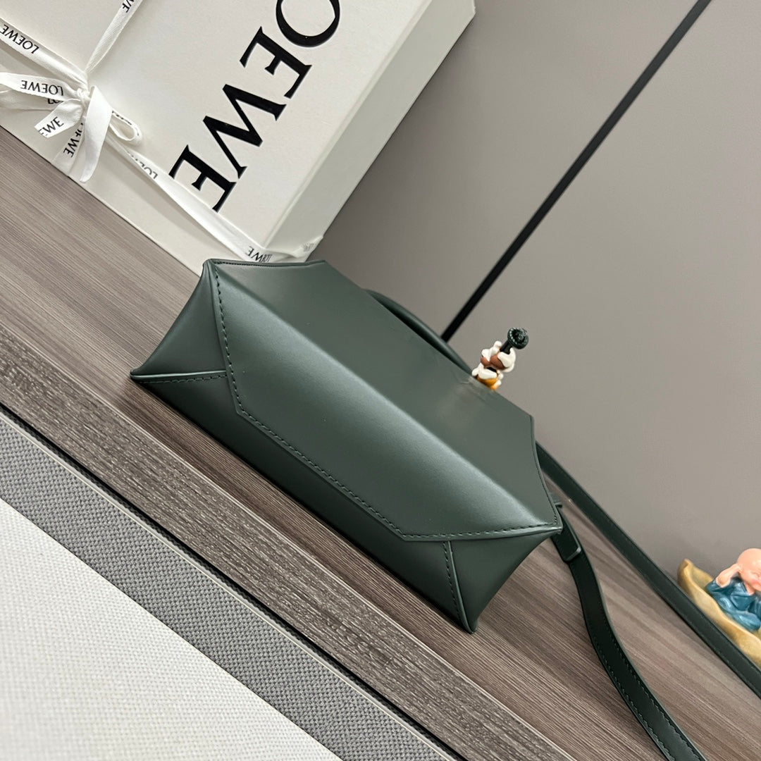 LOEWE STANDARD A5 TOTE BAG IN GREEN FOREST CALFSKIN
