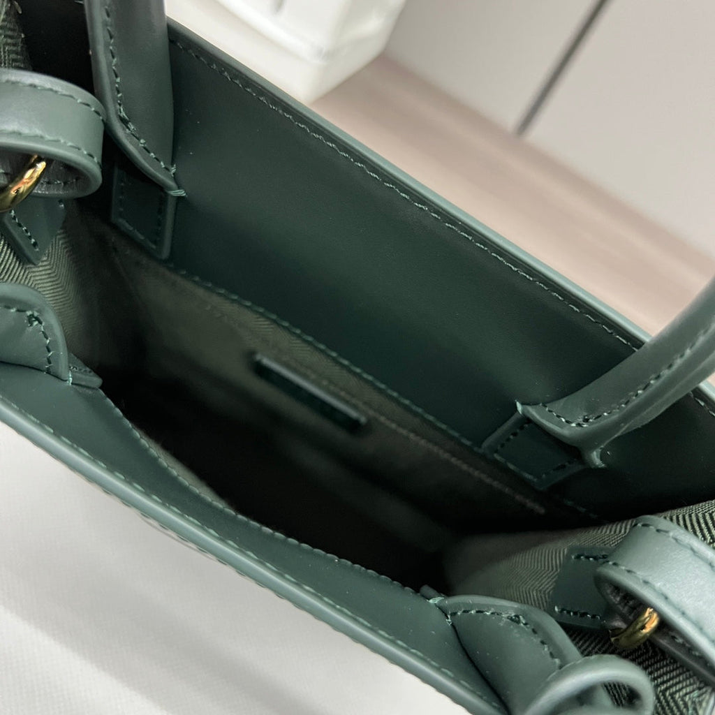 LOEWE STANDARD A5 TOTE BAG IN GREEN FOREST CALFSKIN