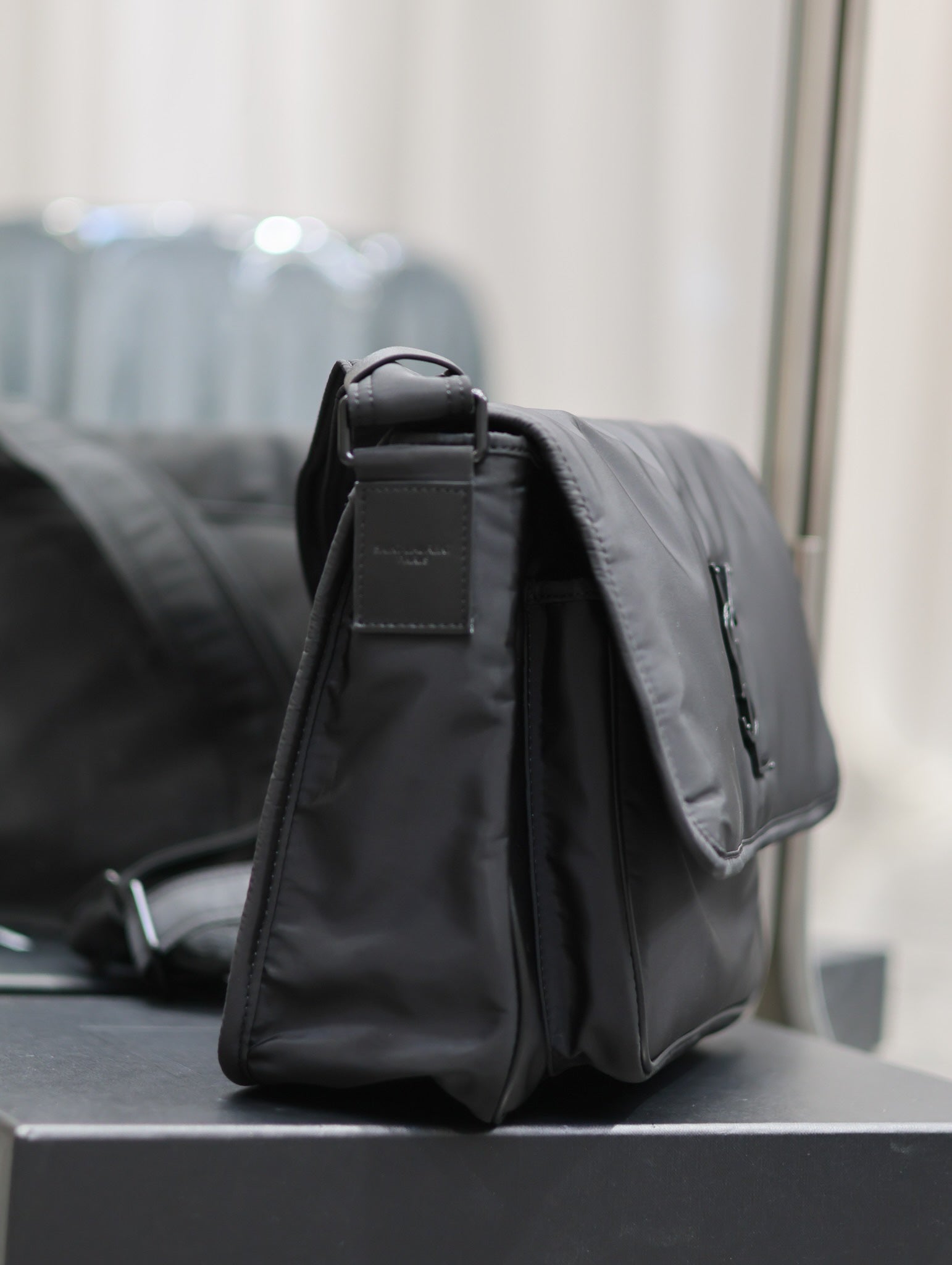 SAINT LAURENT NIKI LARGE 32 IN BLACK NYLON