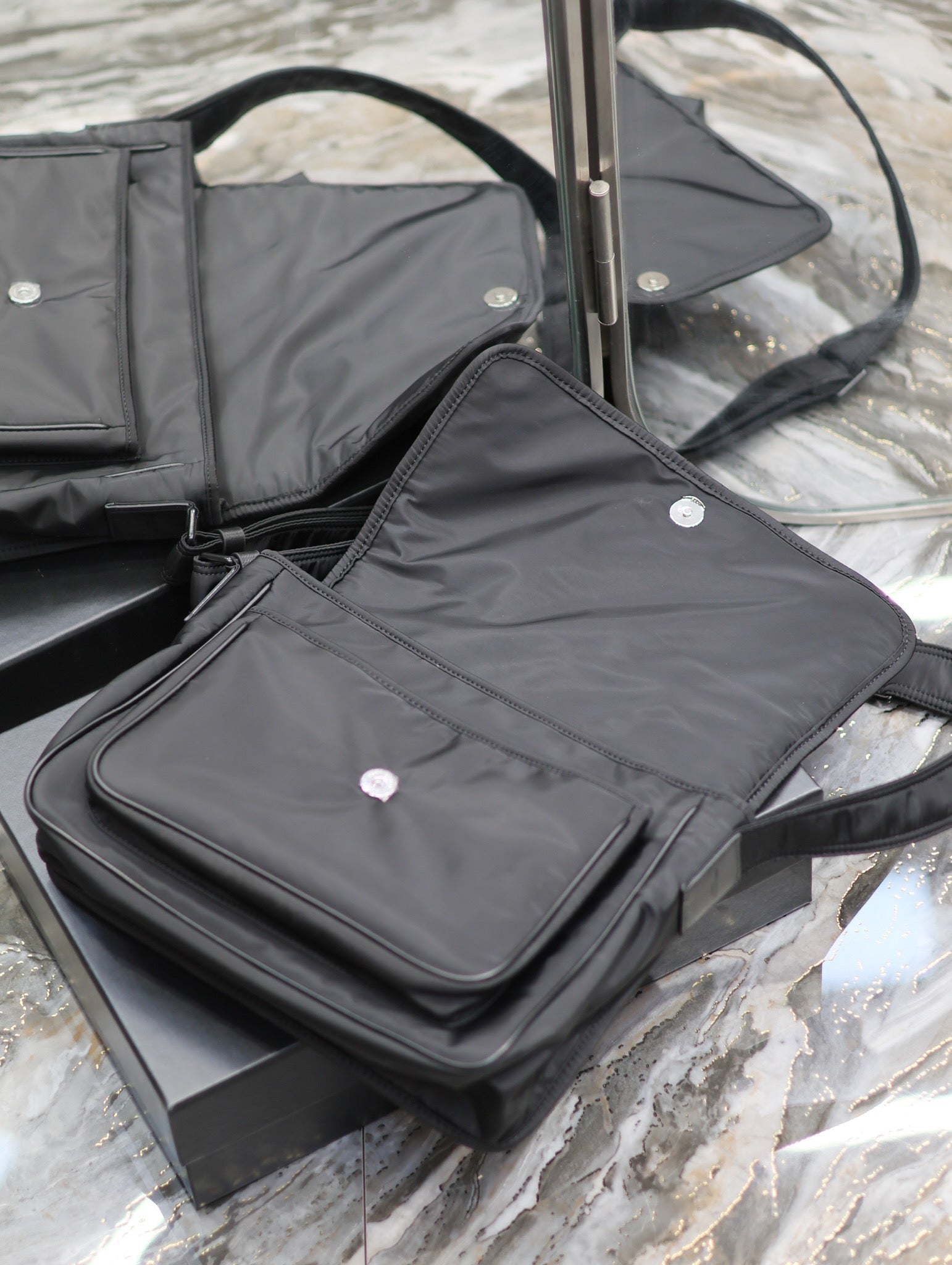 SAINT LAURENT NIKI LARGE 32 IN BLACK NYLON