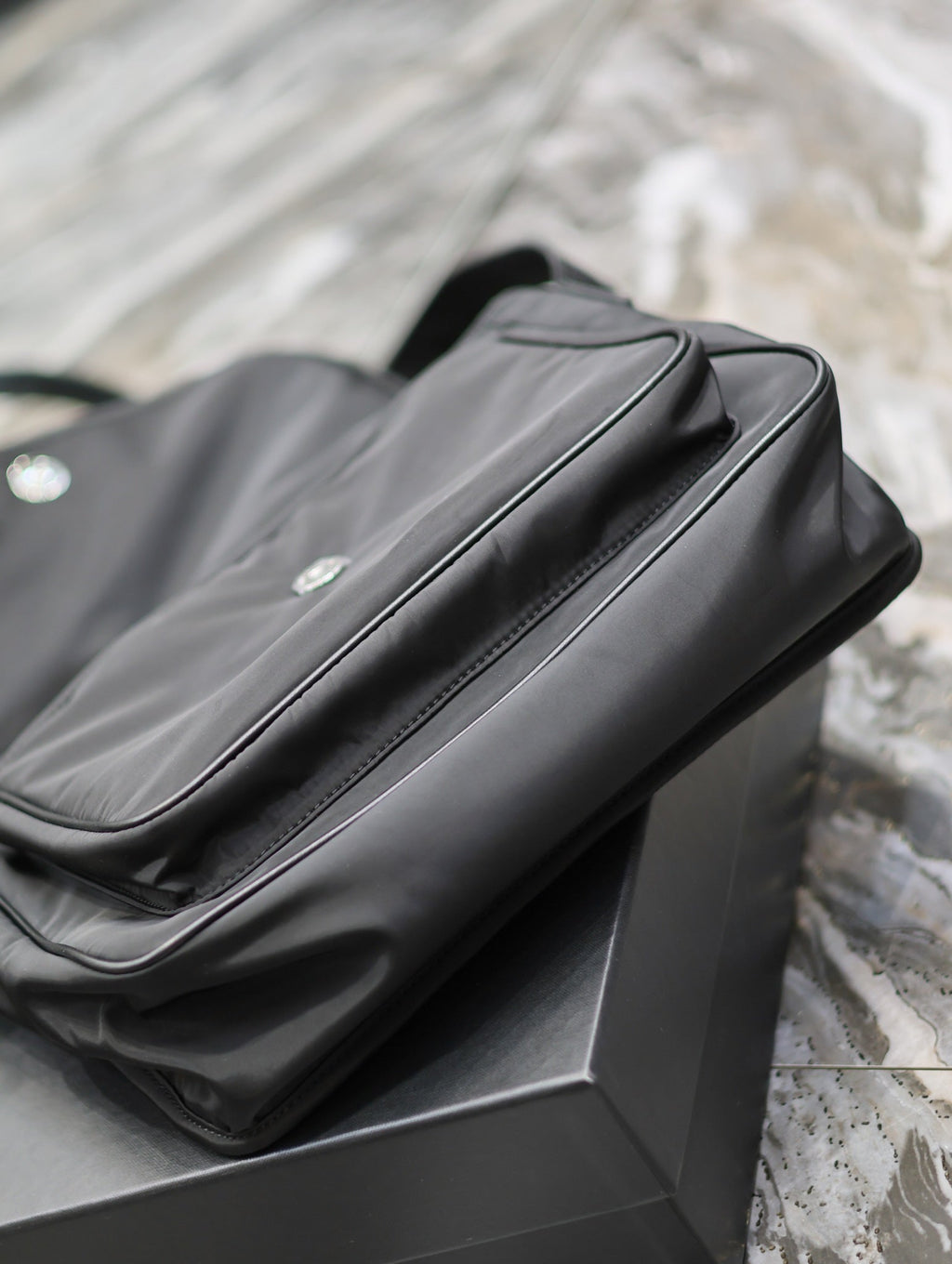 SAINT LAURENT NIKI LARGE 32 IN BLACK NYLON