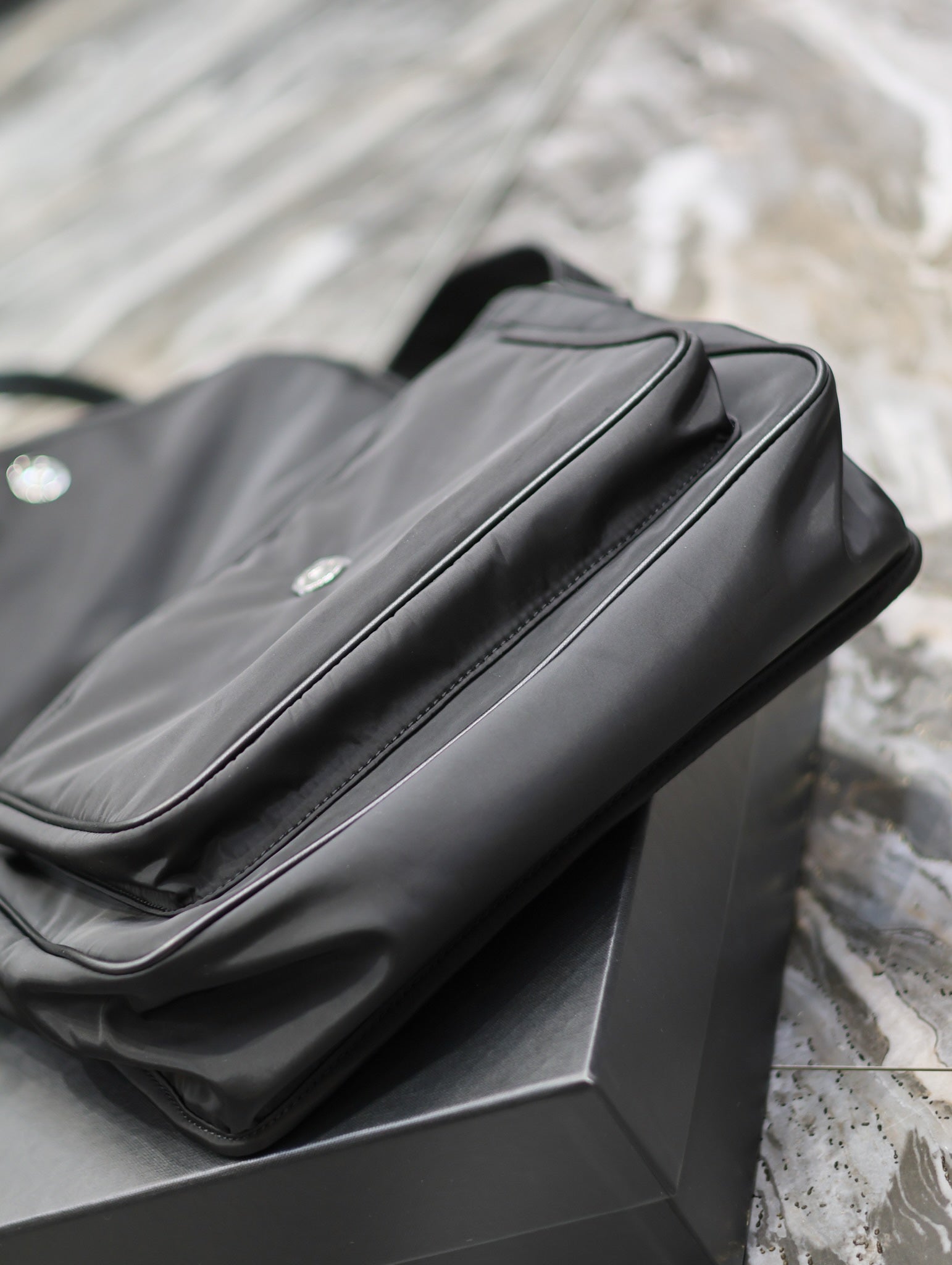 SAINT LAURENT NIKI LARGE 32 IN BLACK NYLON
