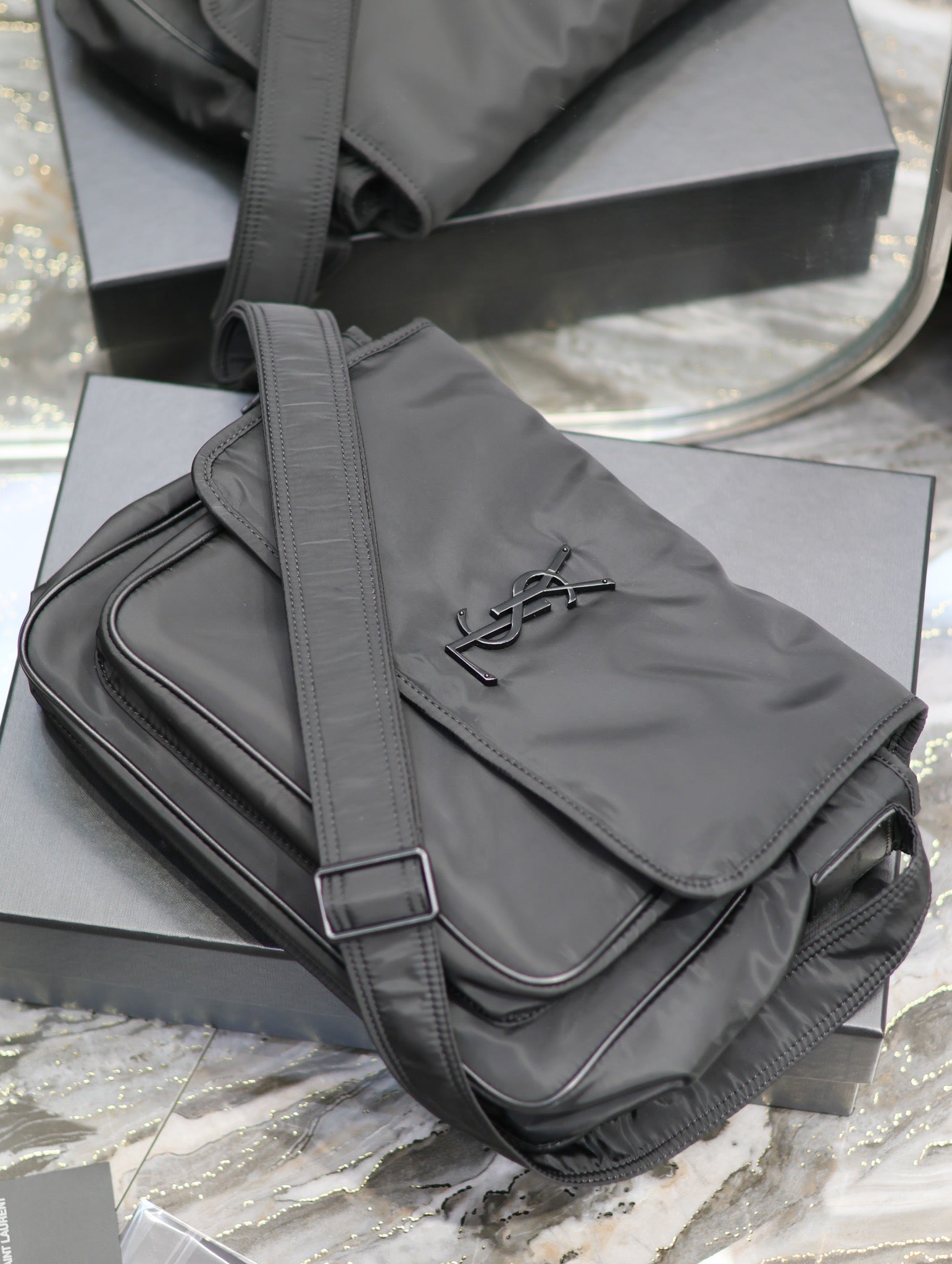 SAINT LAURENT NIKI LARGE 32 IN BLACK NYLON