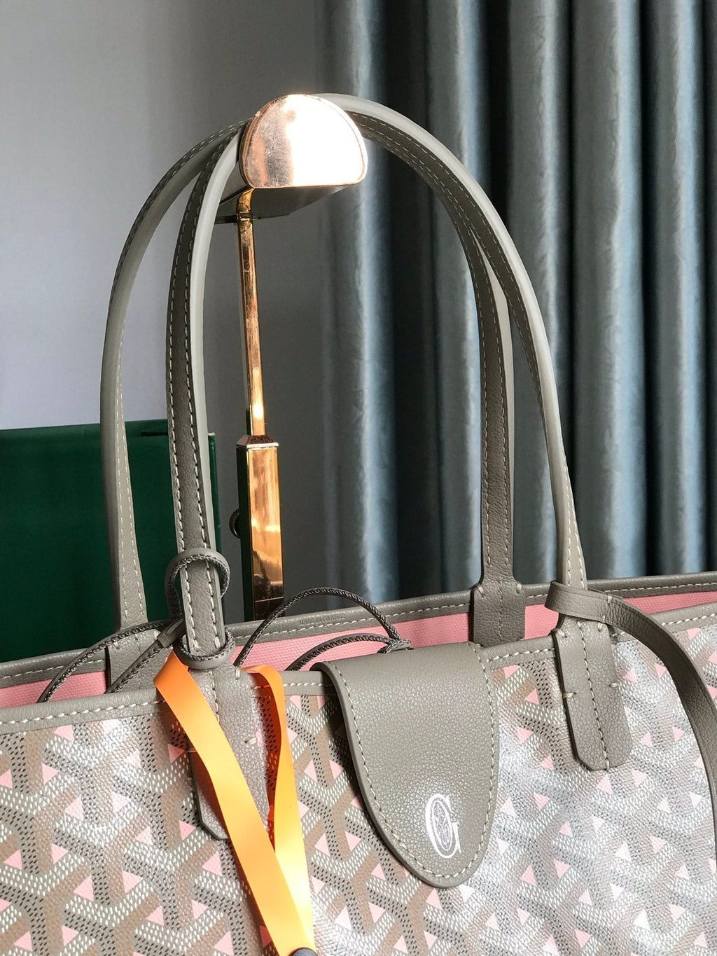 GOYARD SAINT LOUIS PM 34 IN GREY MIX PINK GOYARDINE CANVAS AND CALFSKIN