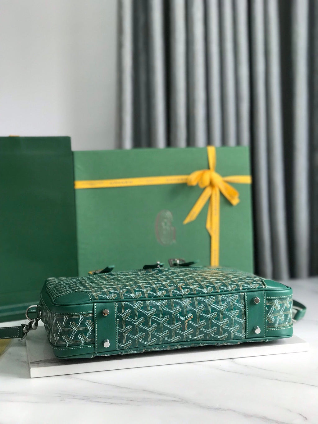 GOYARD AMBASSADE DOCUMENT CASE 35 IN GREEN GOYARDINE CANVAS