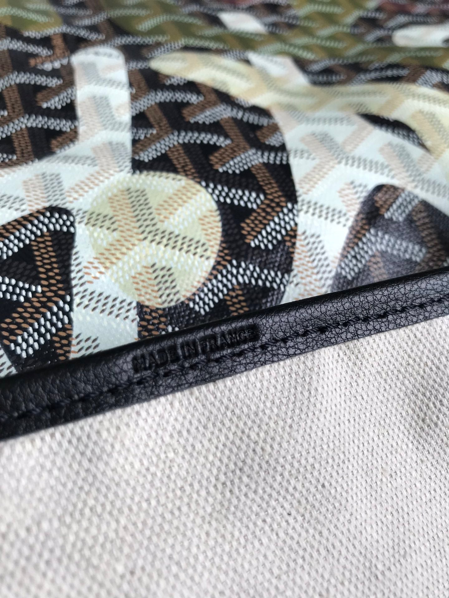 GOYARD SAINT LOUIS GM BAG 40 IN GREEN LETTRES CAMOUFLAGE GOYARDINE CANVAS