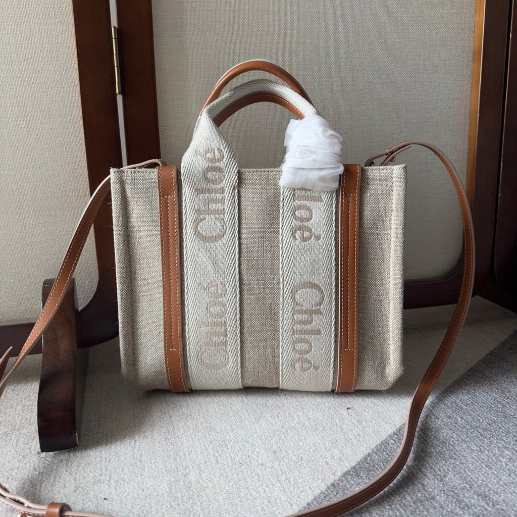 CHLOE SMALL WOODY TOTE BAG 26.5 IN BEIGE LINEN CANVAS WEBBING LOGO EMBROIDERY BROWN CALFSKIN