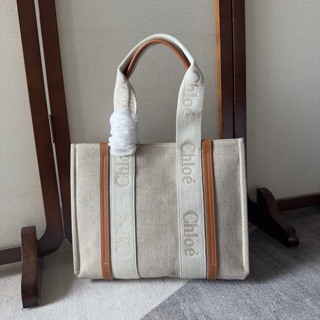CHLOE MEDIUM WOODY TOTE BAG 37 IN BEIGE LINEN CANVAS WEBBING LOGO EMBROIDERY BROWN CALFSKIN