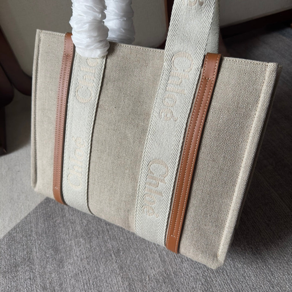 CHLOE MEDIUM WOODY TOTE BAG 37 IN BEIGE LINEN CANVAS WEBBING LOGO EMBROIDERY BROWN CALFSKIN