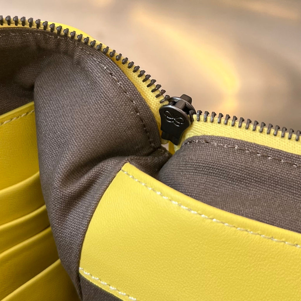 BOTTEGA VENETA INTRECCIATO 30 IN LIGHT YELLOW LAMBSKIN