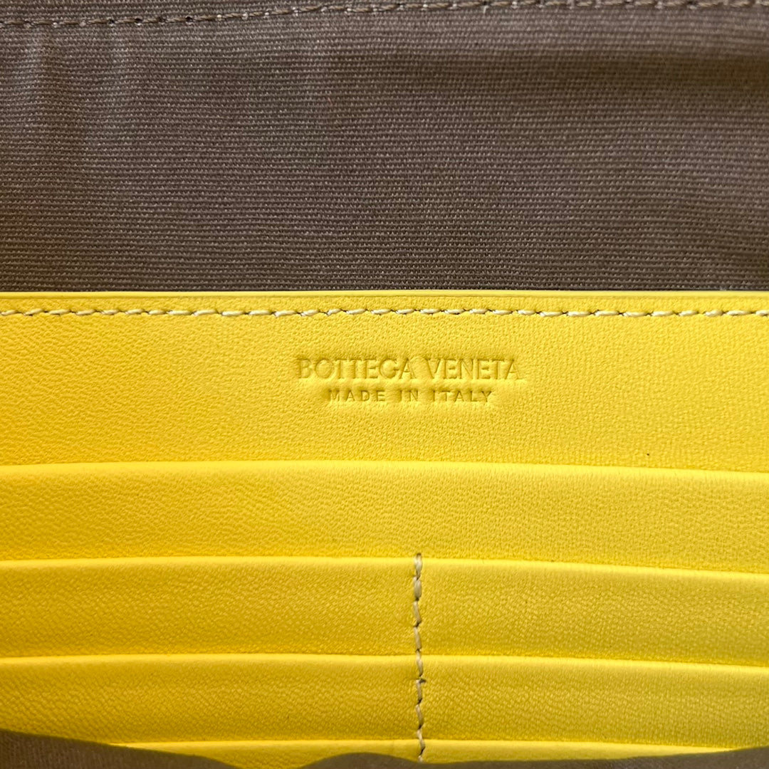 BOTTEGA VENETA INTRECCIATO 30 IN LIGHT YELLOW LAMBSKIN