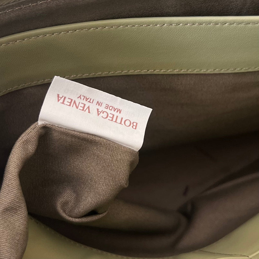 BOTTEGA VENETA INTRECCIATO 30 IN LIGHT GREY LAMBSKIN