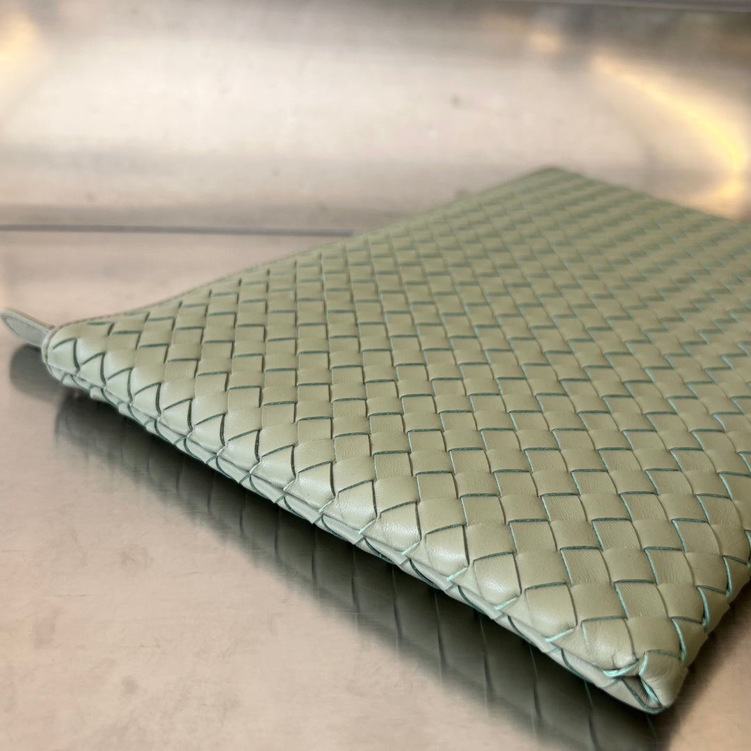BOTTEGA VENETA INTRECCIATO 30 IN LIGHT GREY LAMBSKIN