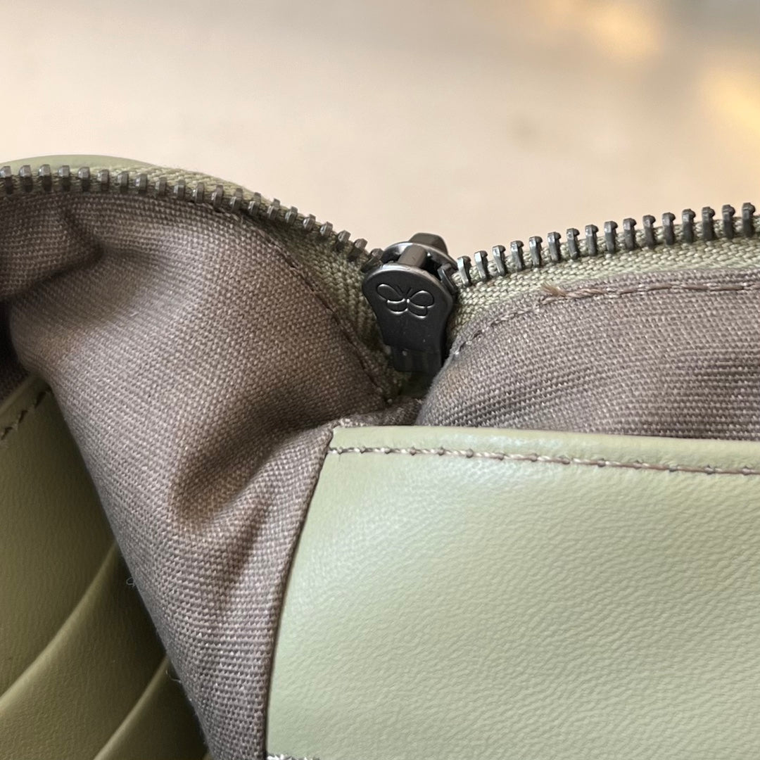 BOTTEGA VENETA INTRECCIATO 30 IN LIGHT GREY LAMBSKIN