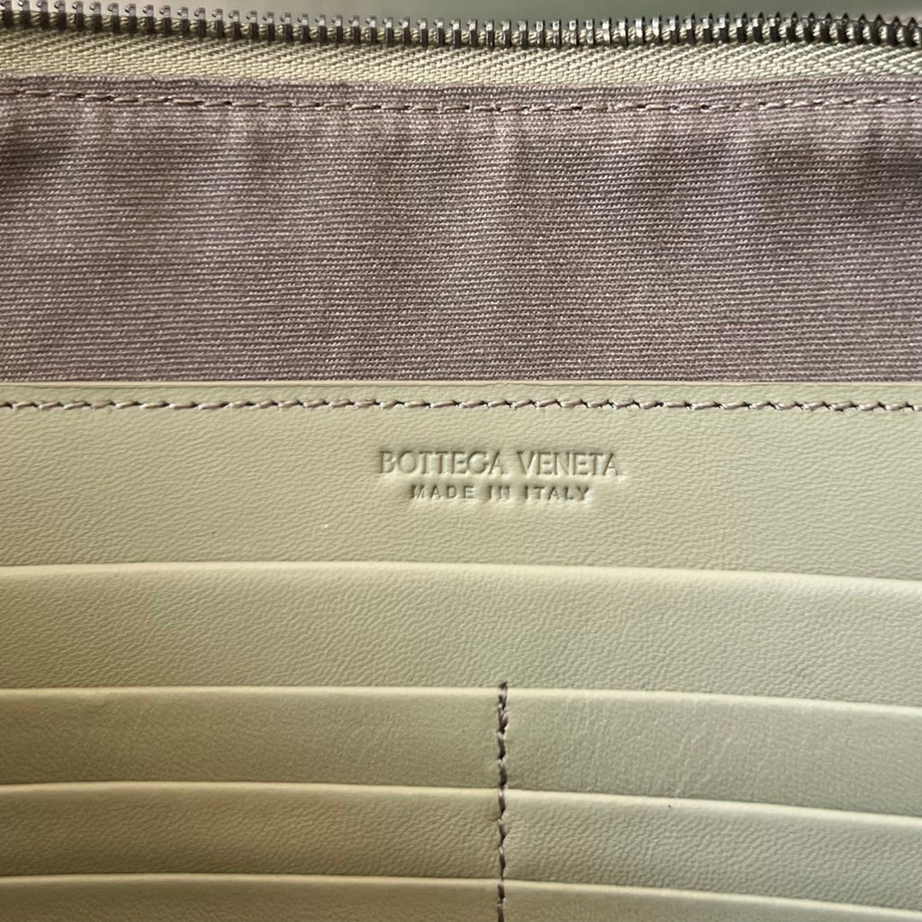 BOTTEGA VENETA INTRECCIATO 30 IN LIGHT GREY LAMBSKIN