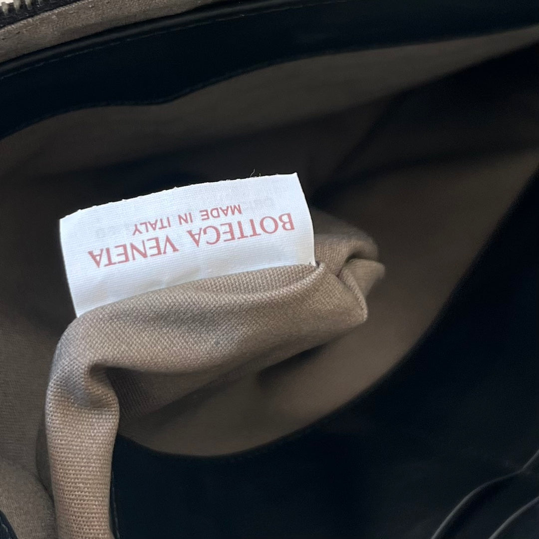 BOTTEGA VENETA INTRECCIATO 30 IN BLACK LAMBSKIN