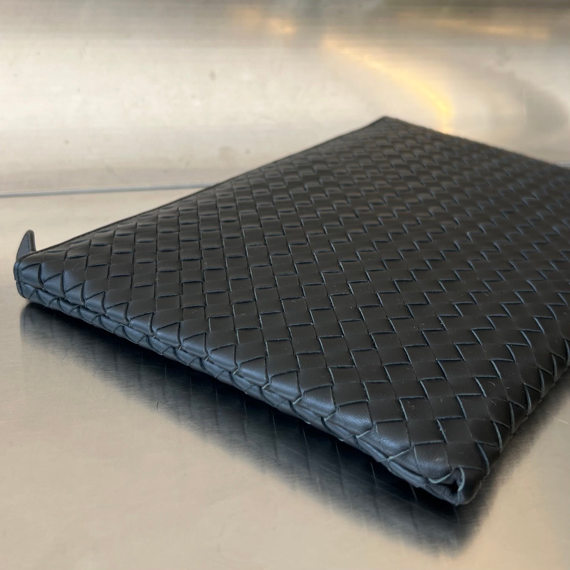 BOTTEGA VENETA INTRECCIATO 30 IN BLACK LAMBSKIN