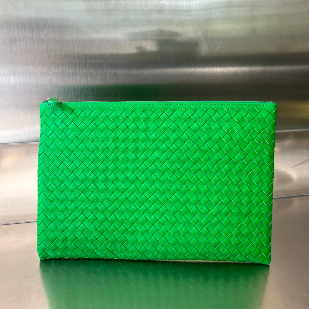 BOTTEGA VENETA INTRECCIATO 30 IN EMERALD GREEN LAMBSKIN