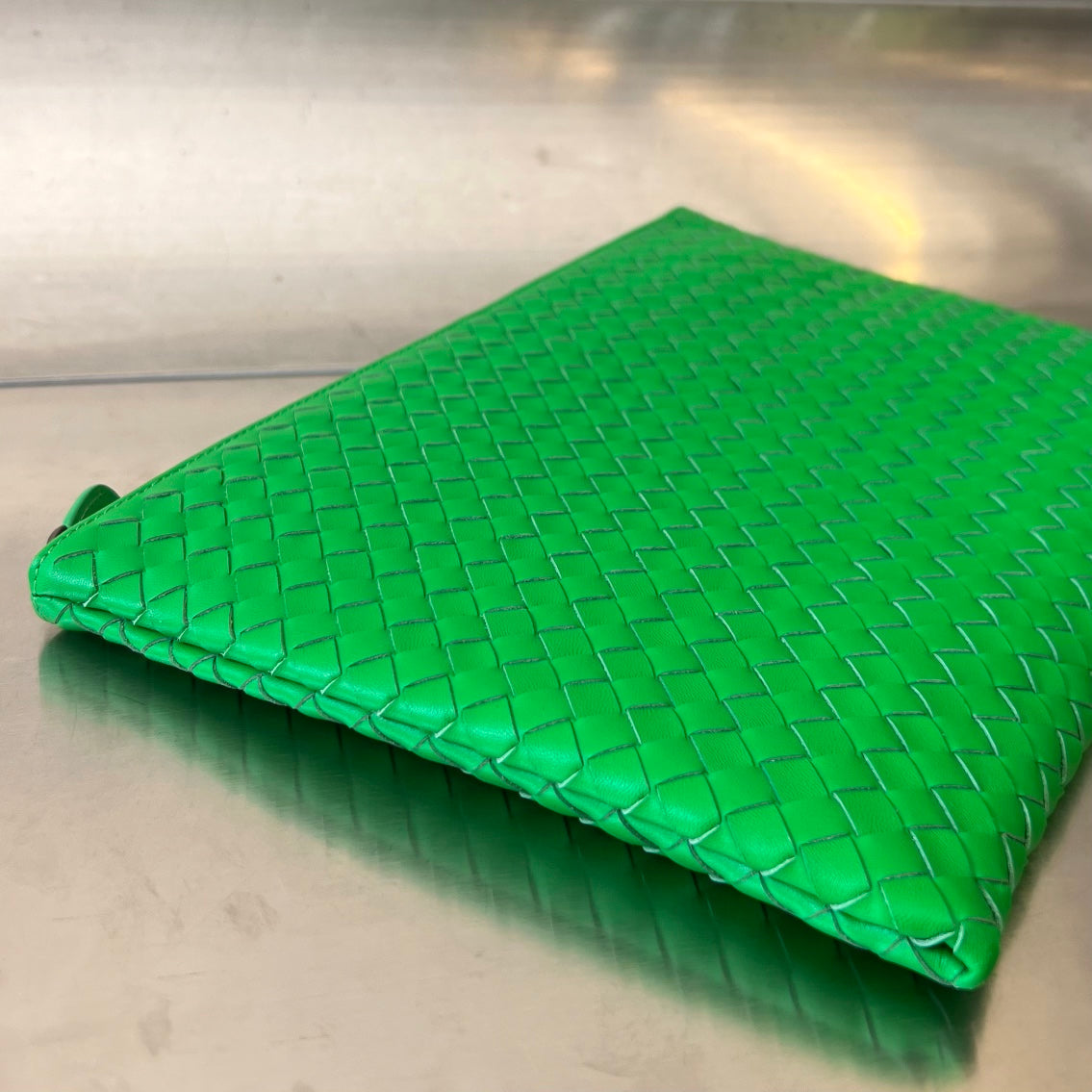 BOTTEGA VENETA INTRECCIATO 30 IN EMERALD GREEN LAMBSKIN