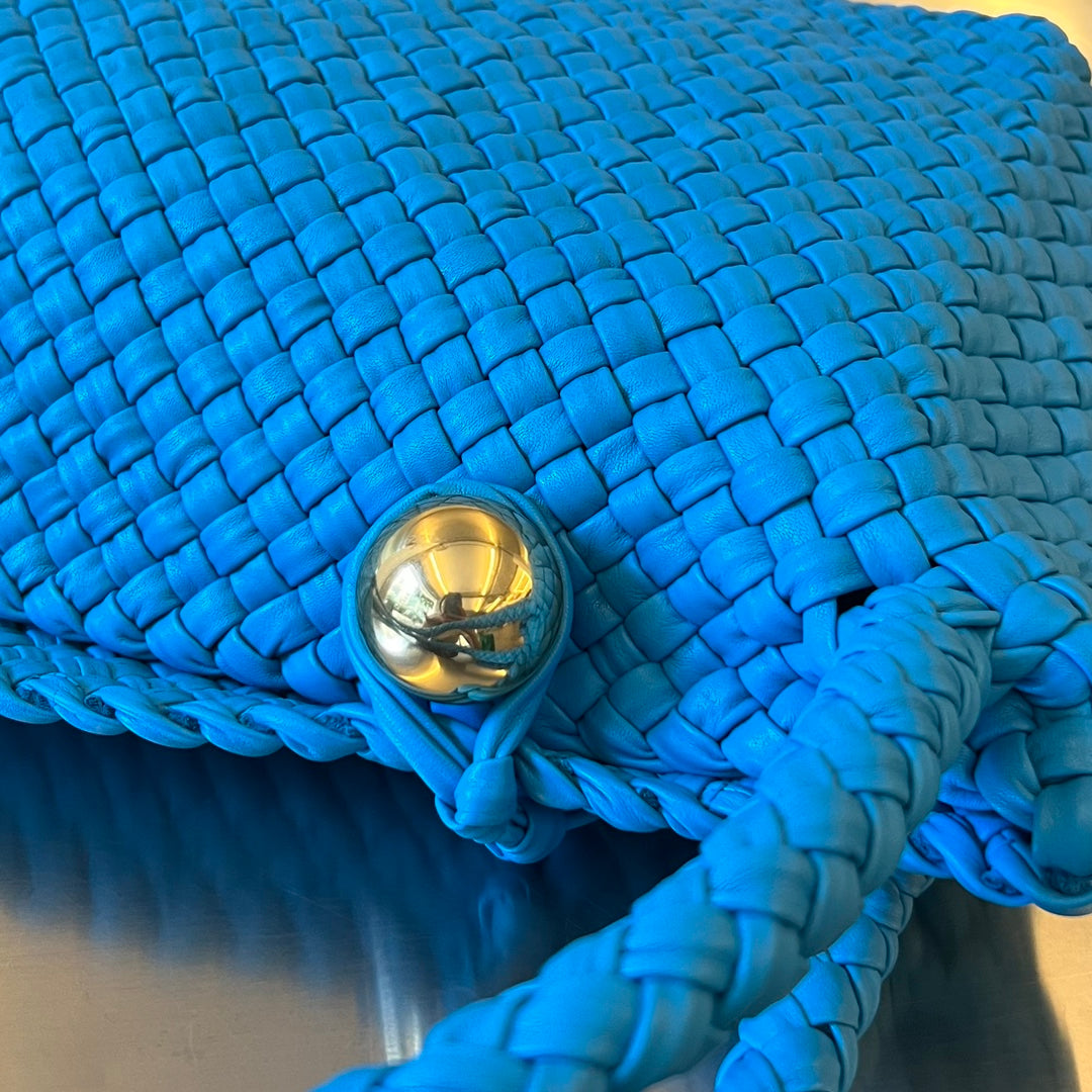 BOTTEGA VENETA TOSCA 27 BAG IN AZURE BLUE CALFSKIN
