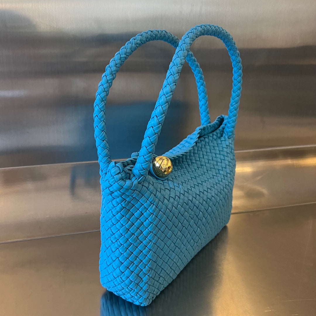 BOTTEGA VENETA TOSCA 27 BAG IN AZURE BLUE CALFSKIN