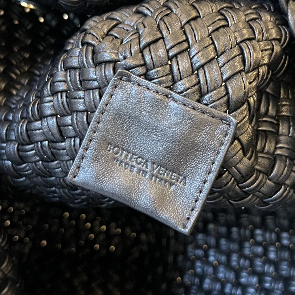 BOTTEGA VENETA TOSCA 27 BAG IN BLACK CALFSKIN
