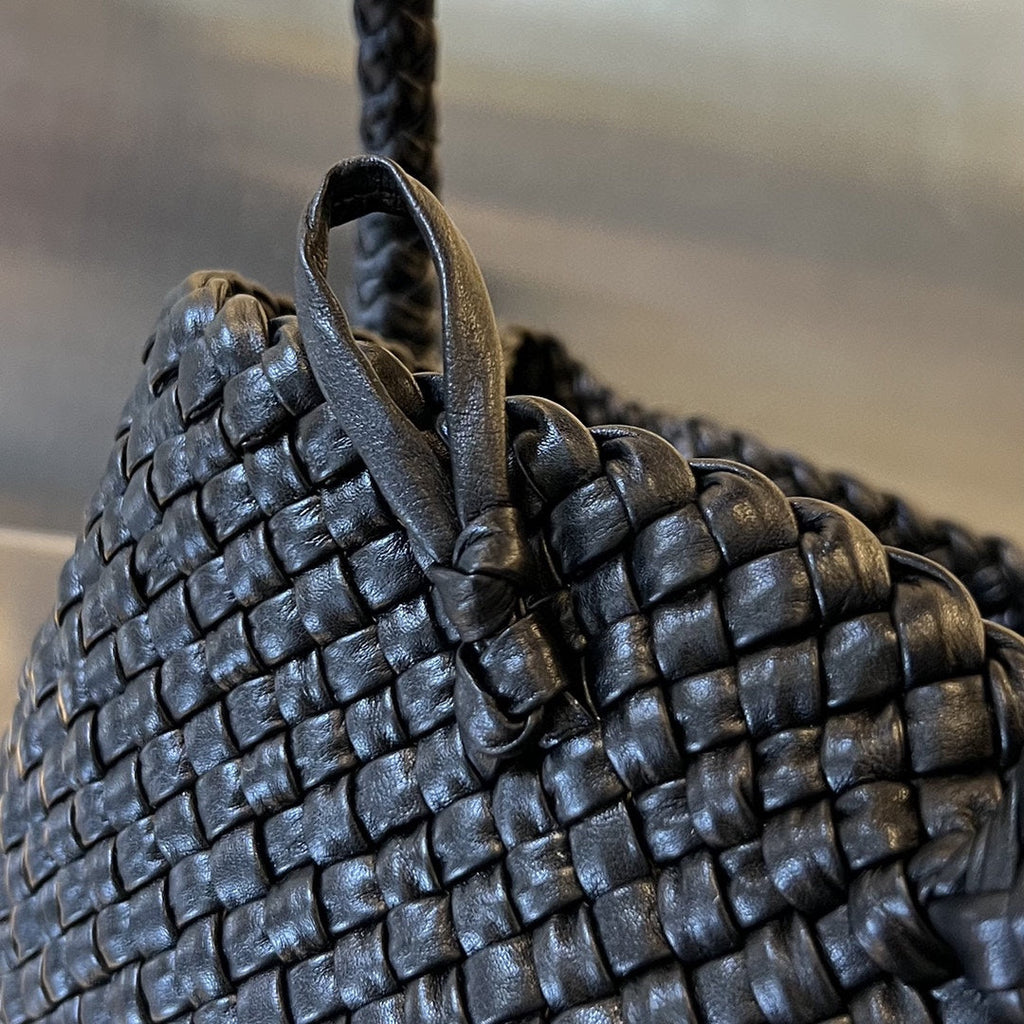 BOTTEGA VENETA TOSCA 27 BAG IN BLACK CALFSKIN