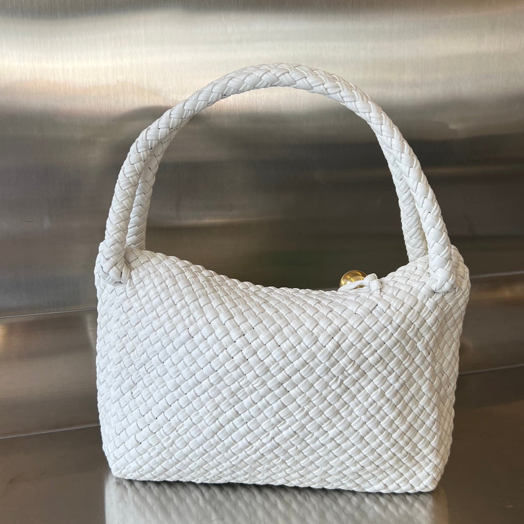 BOTTEGA VENETA TOSCA 27 BAG IN WHITE CALFSKIN