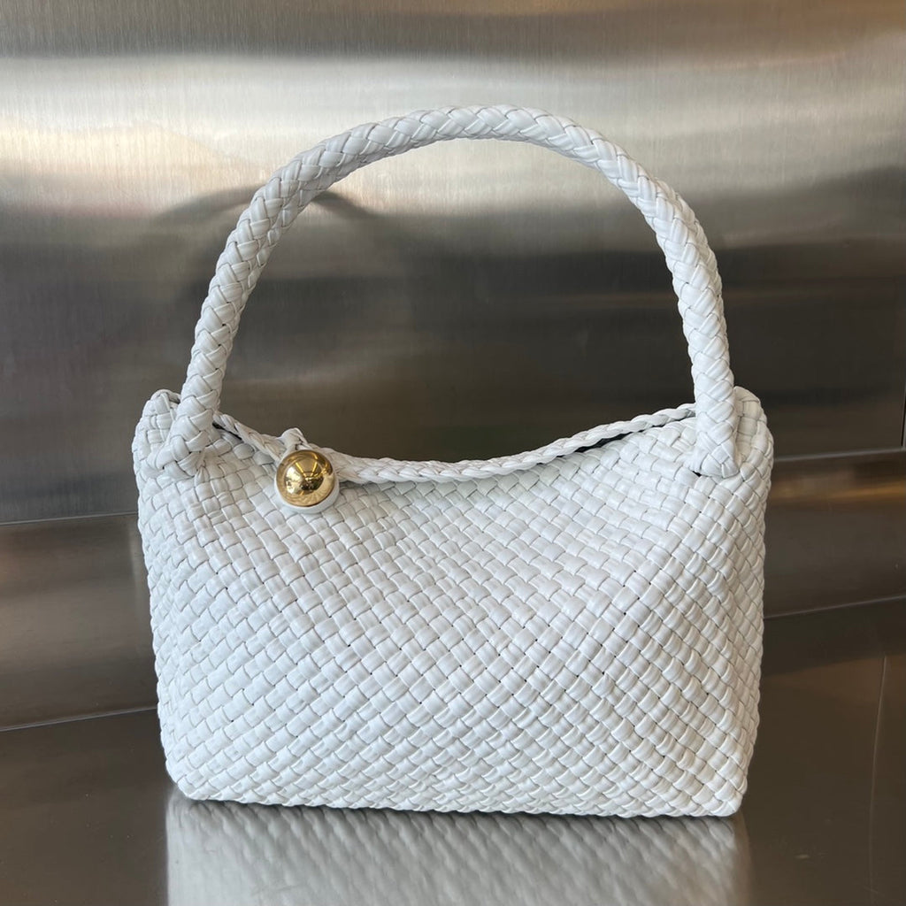 BOTTEGA VENETA TOSCA 27 BAG IN WHITE CALFSKIN