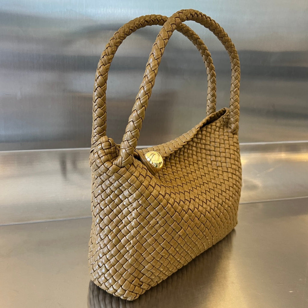 BOTTEGA VENETA TOSCA 27 BAG IN ACORN CALFSKIN