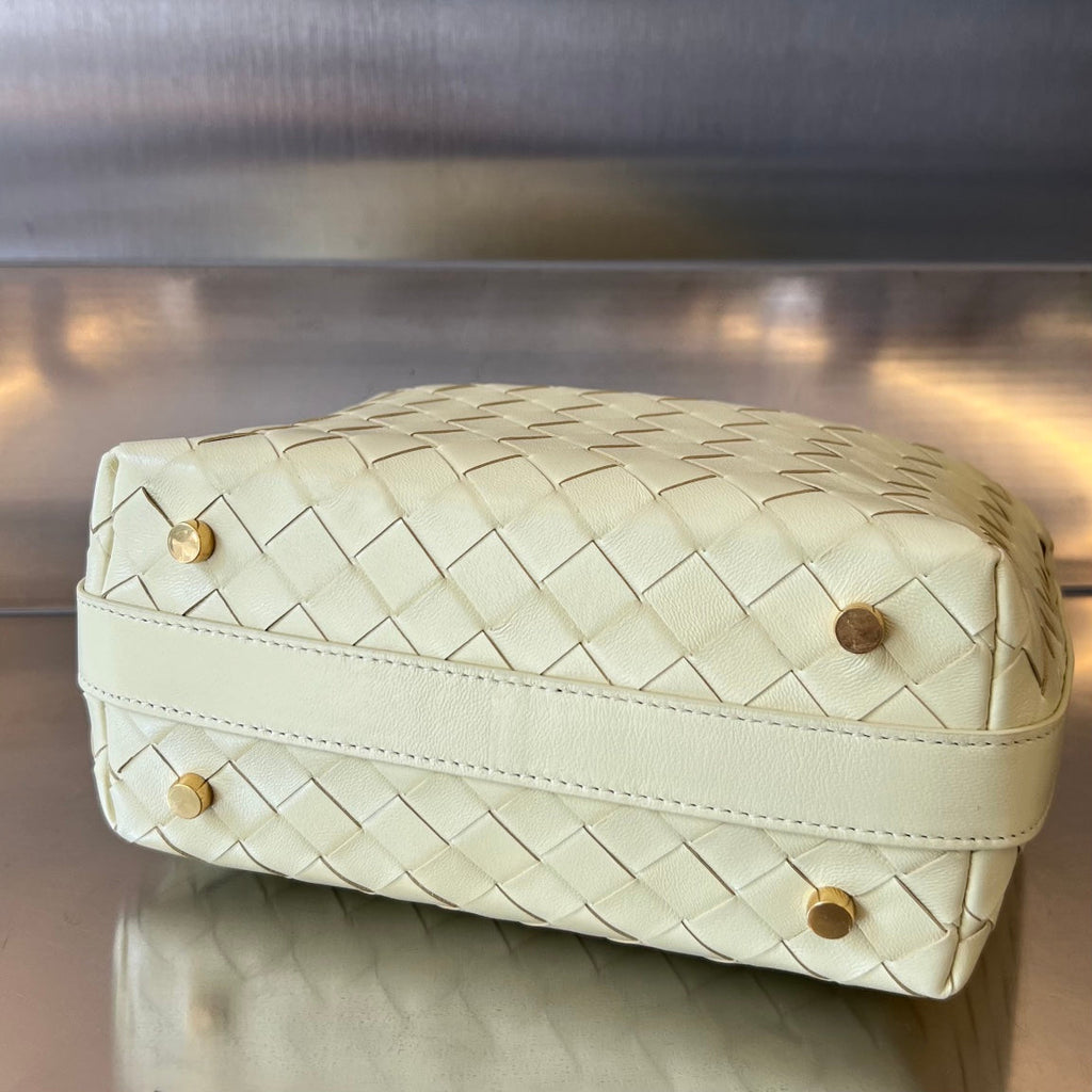 BOTTEGA VENETA WALLACE 22 BAG IN YELLOW CREAM CALFSKIN