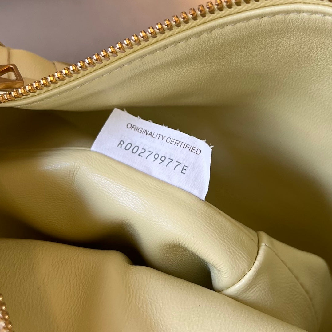 BOTTEGA VENETA WALLACE 22 BAG IN YELLOW CREAM CALFSKIN