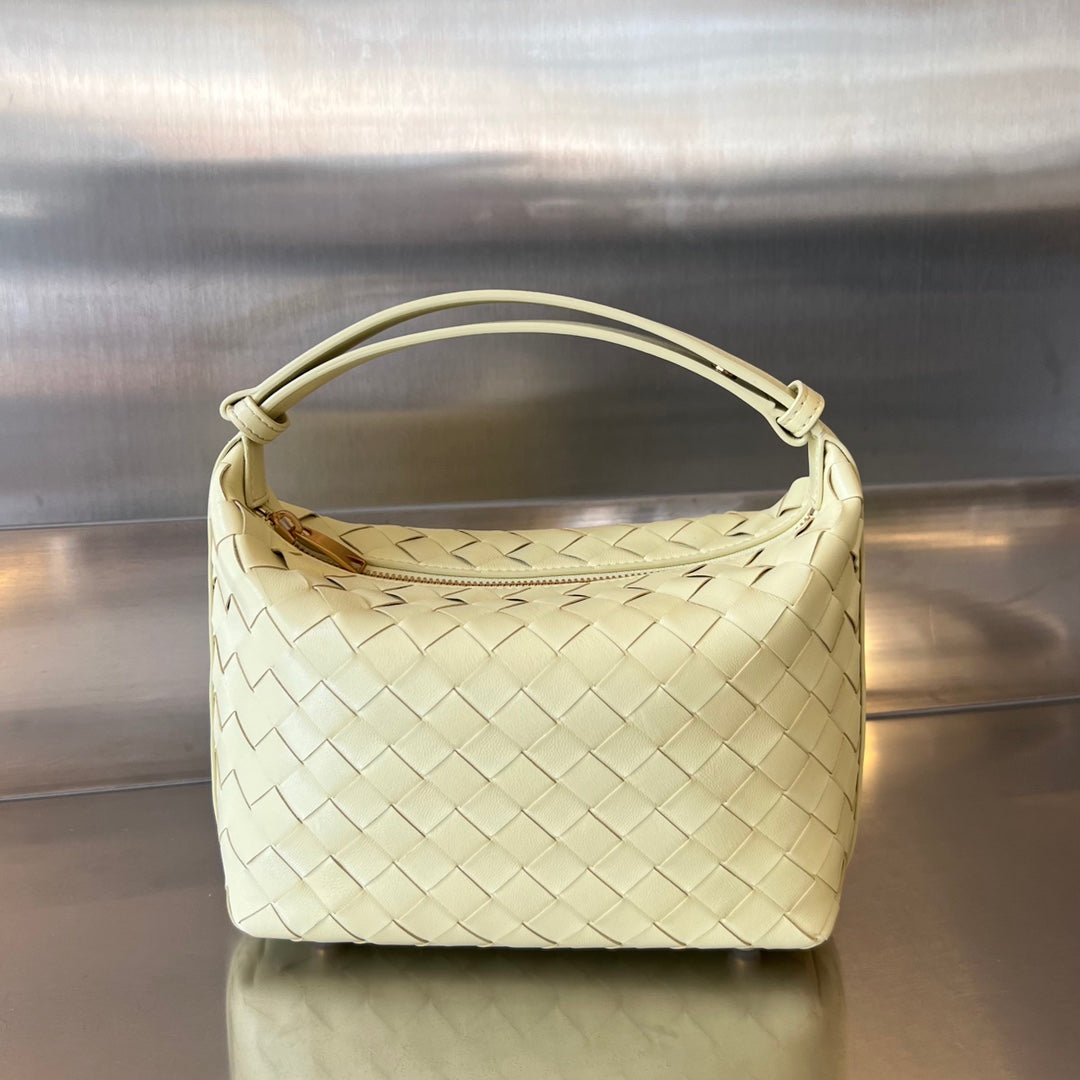 BOTTEGA VENETA WALLACE 22 BAG IN YELLOW CREAM CALFSKIN