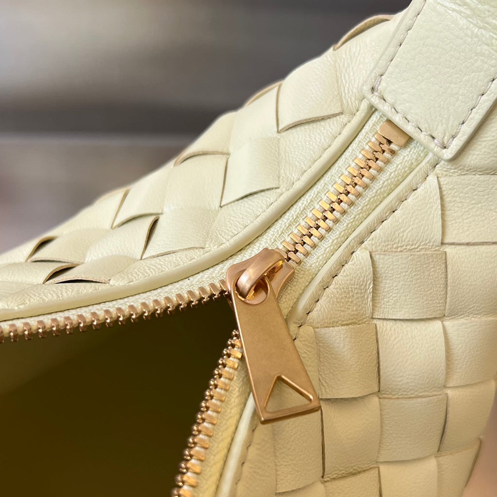 BOTTEGA VENETA WALLACE 22 BAG IN YELLOW CREAM CALFSKIN