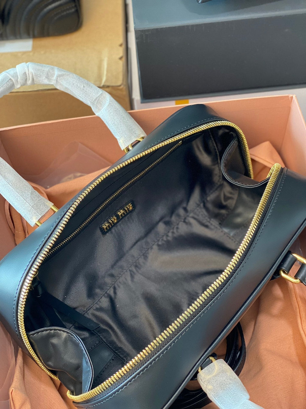 MIU MIU ARCADIE 27 BAG IN BLACK LEATHER