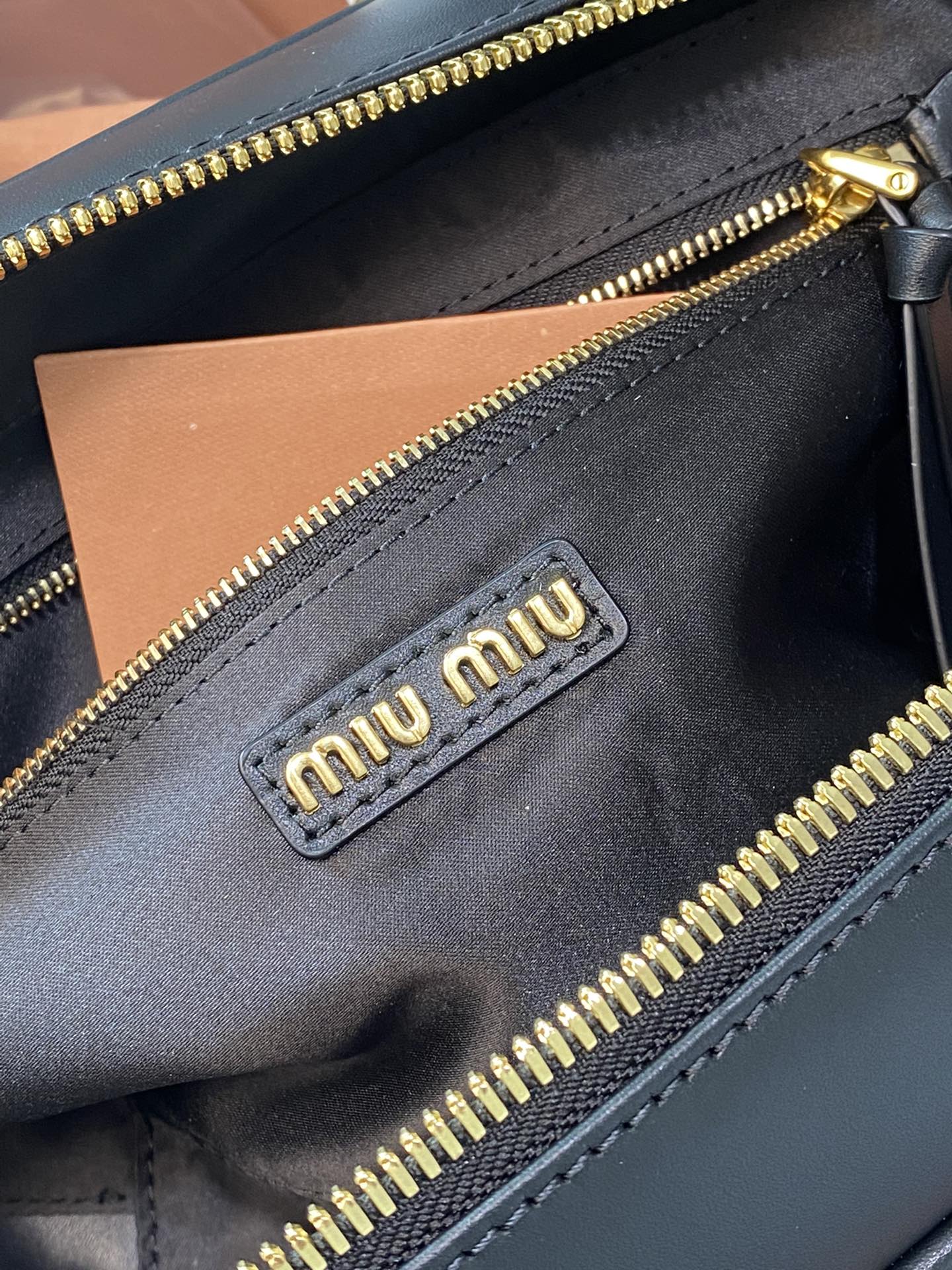 MIU MIU ARCADIE 27 BAG IN BLACK LEATHER