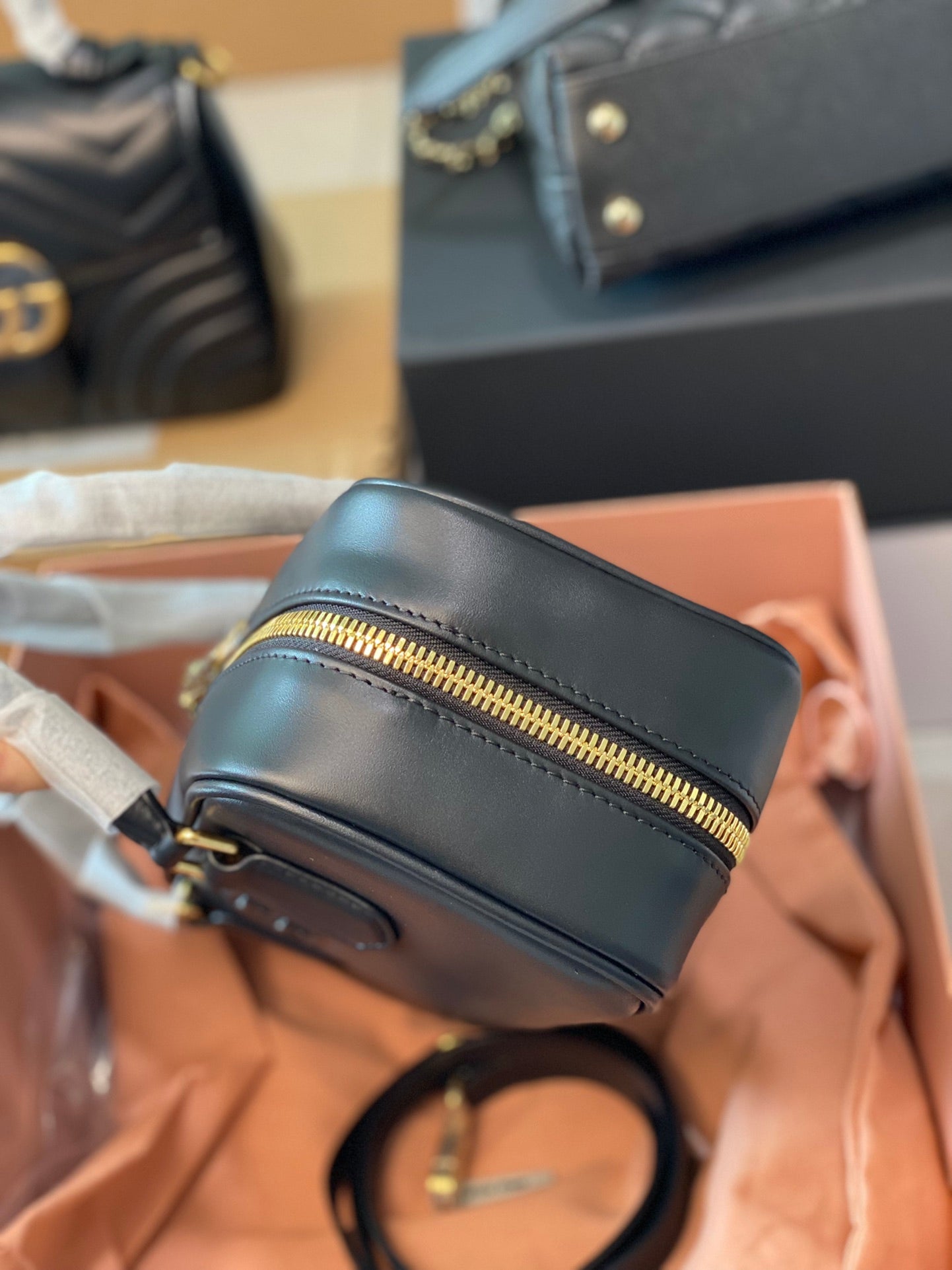 MIU MIU ARCADIE 27 BAG IN BLACK LEATHER