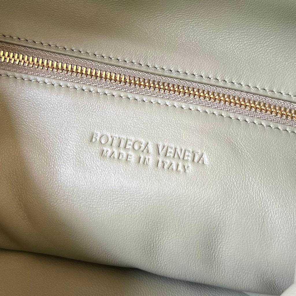 BOTTEGA VENETA LARGE HOP 54 IN SARDINE GREY LAMBSKIN