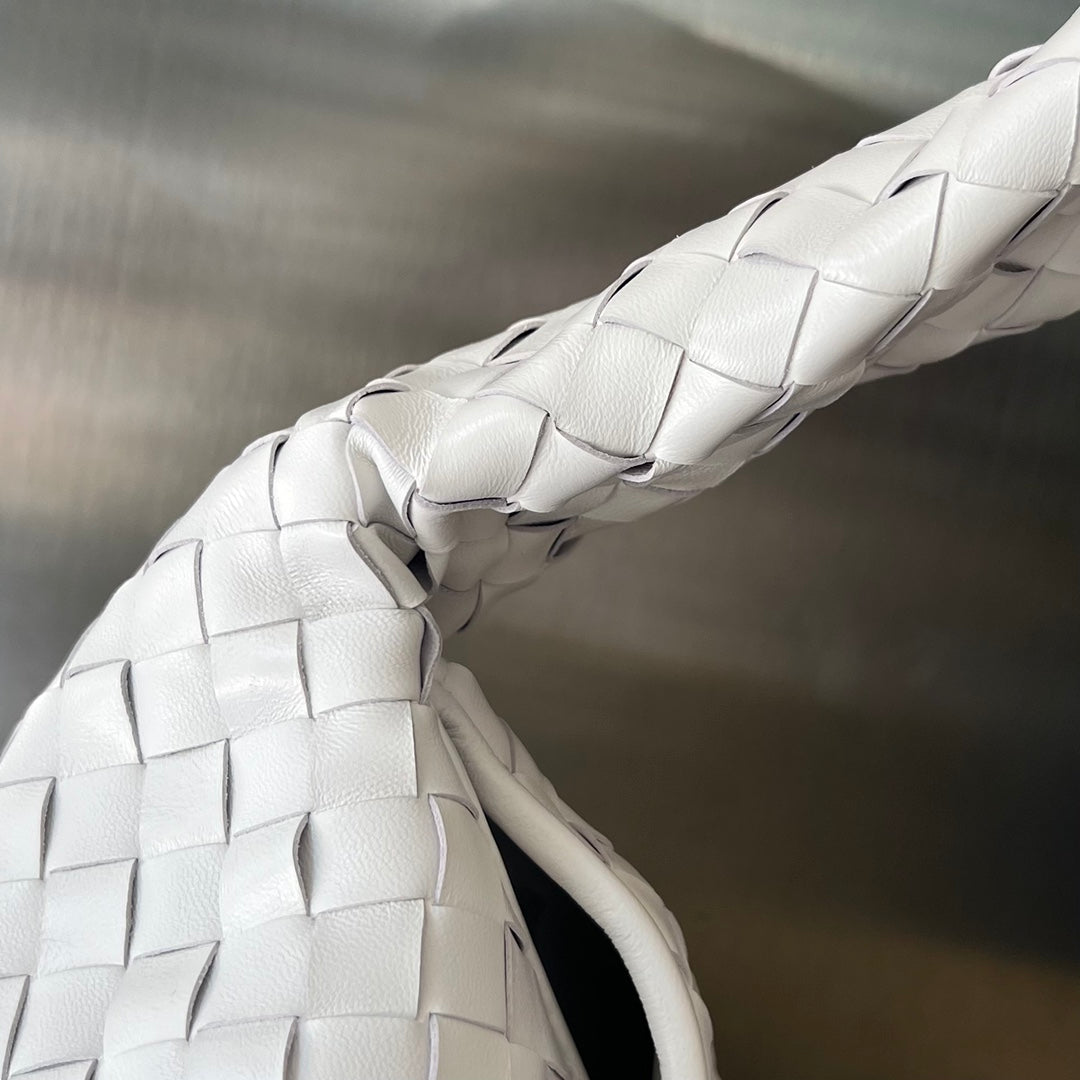 BOTTEGA VENETA LARGE HOP 54 IN WHITE LAMBSKIN