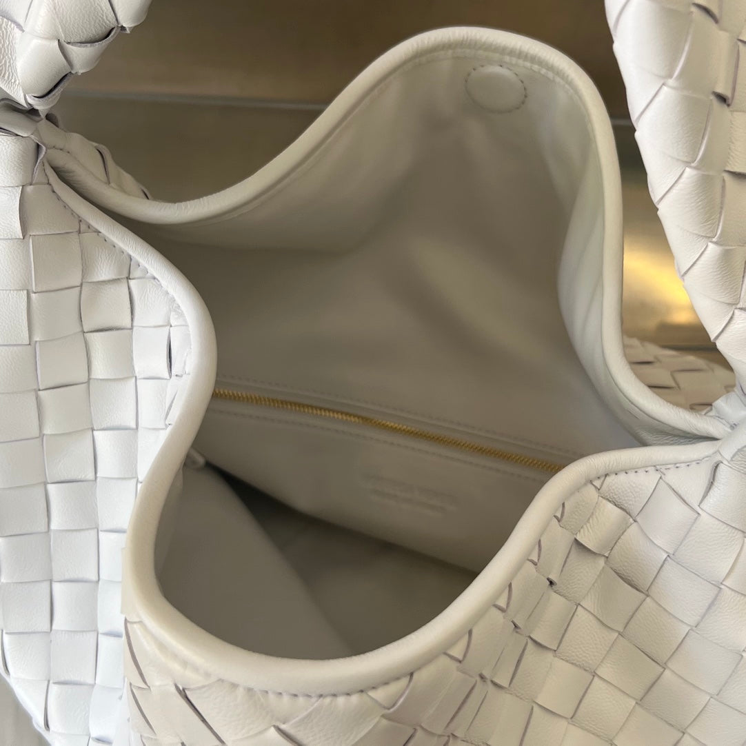 BOTTEGA VENETA LARGE HOP 54 IN WHITE LAMBSKIN