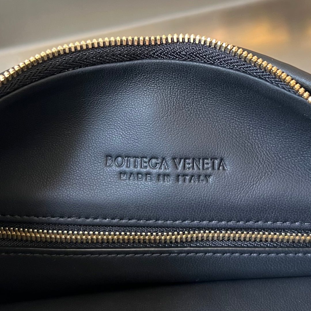 BOTTEGA VENETA MEDIUM GEMELLI 36 BLACK LAMBSKIN