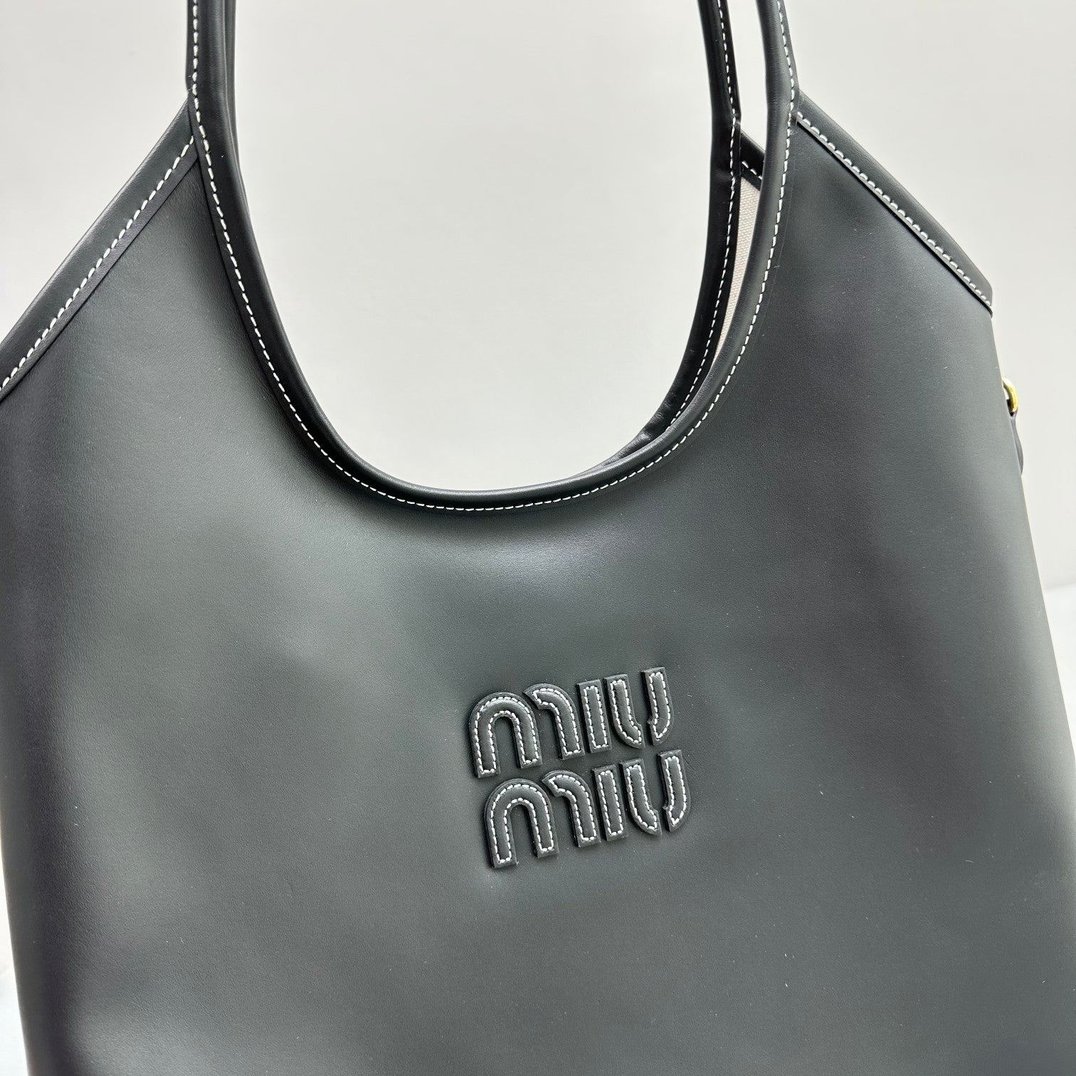 MIU MIU HOBO 40 TOTE IN BLACK CALFSKIN